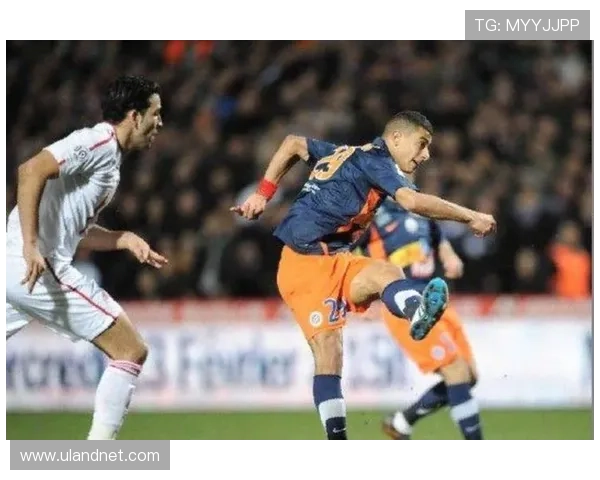 李新翔助攻余望连破门显锋芒